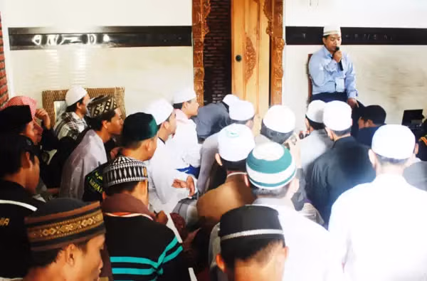 Ramadan Ke-16: Malaikat Menaungi Jemaah dengan Sayapnya