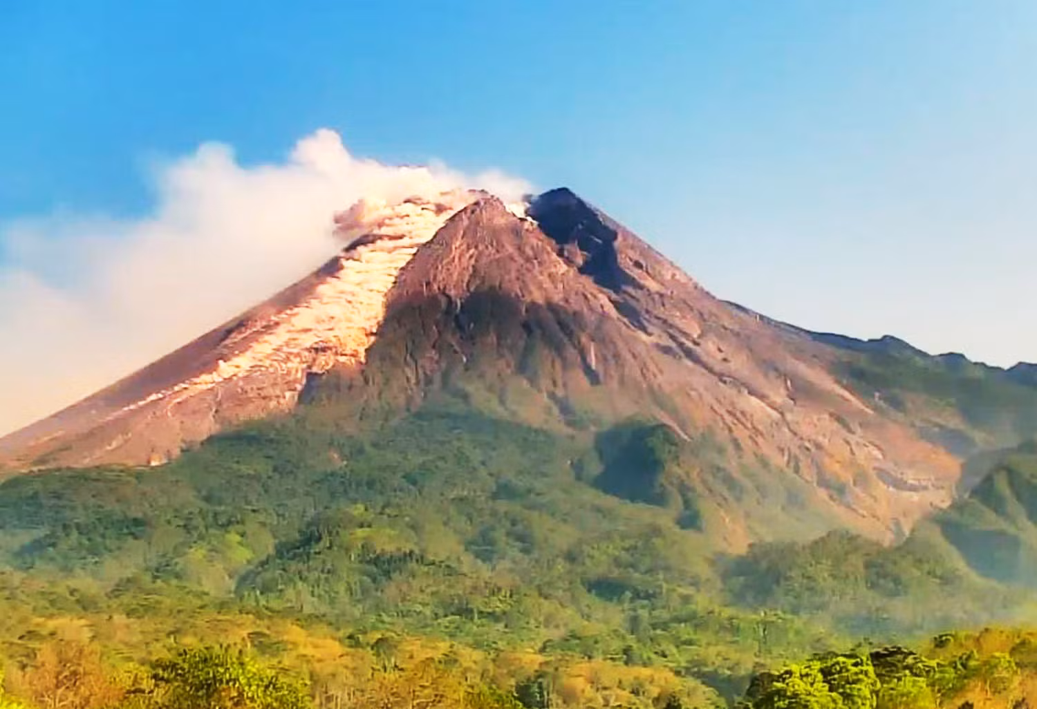 Dokter Tidak Menemukan Penyebabnya Ternyata Darah Pasien Dimakan Jin Gunung Setiap Hari