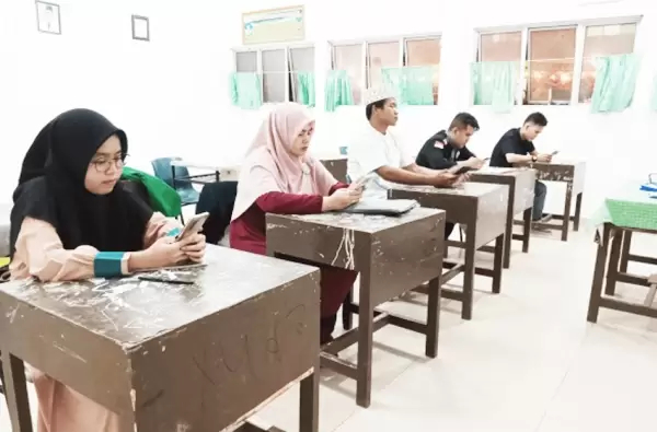 Mahasiswa STIDKI Al Azis Batam mengikuti perkuliahan di kampus