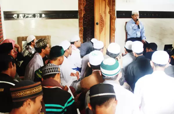 Ramadan Ke-16: Malaikat Menaungi Jemaah dengan Sayapnya